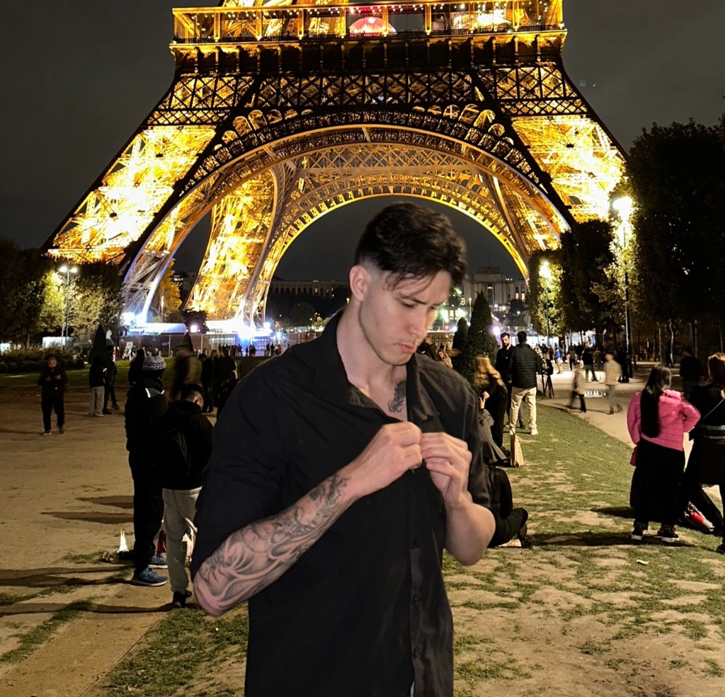 Em Paris, na Torre Eiffel